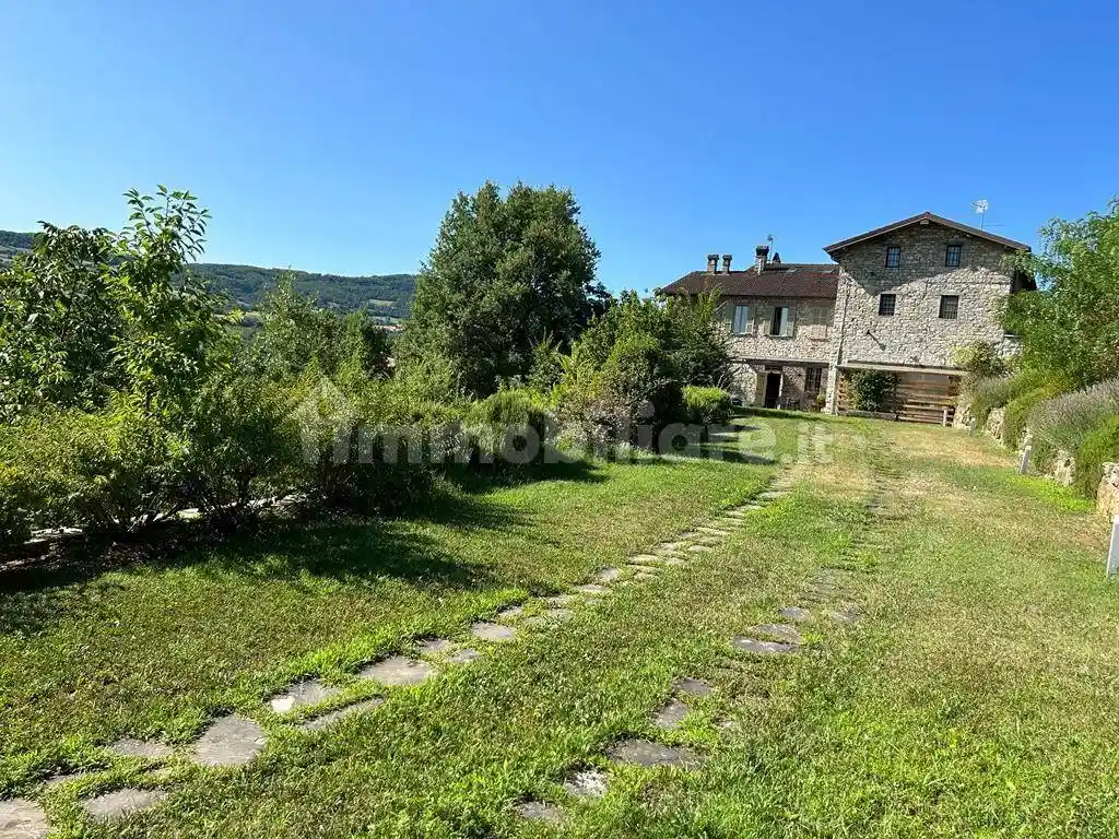 Rustico - Casale in vendita a Travo