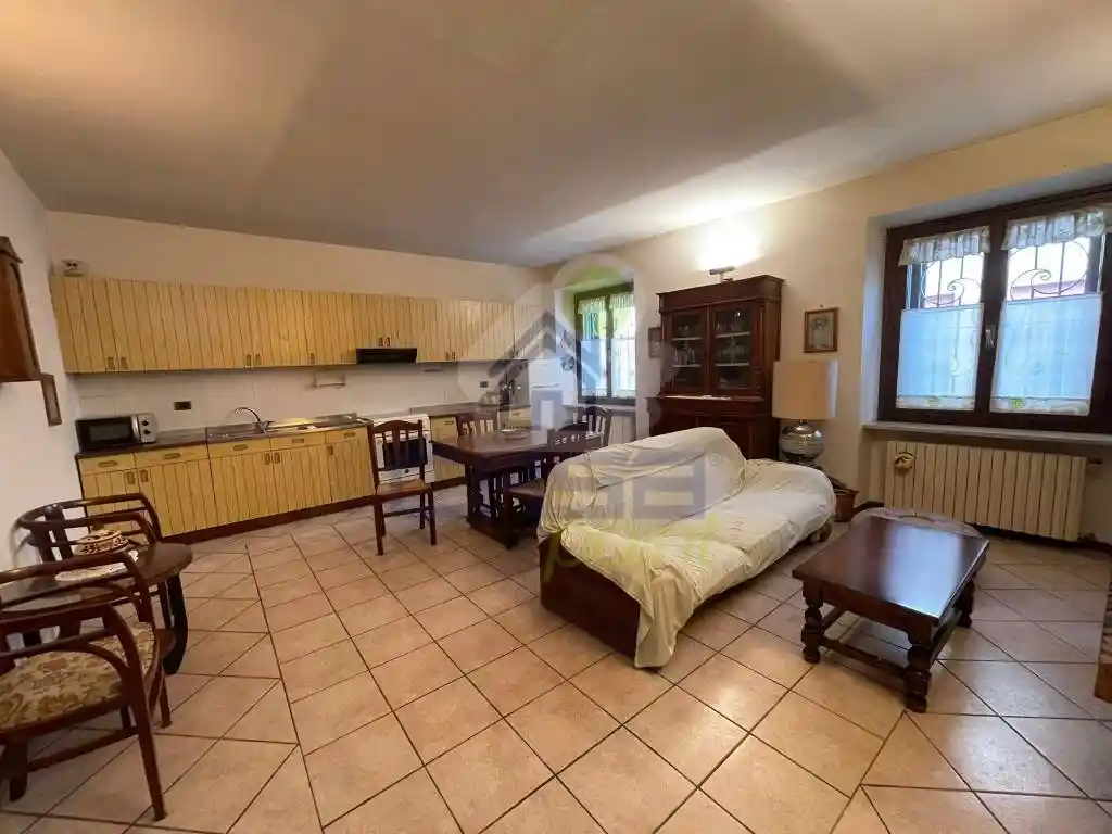 Casa indipendente in vendita a Ziano Piacentino