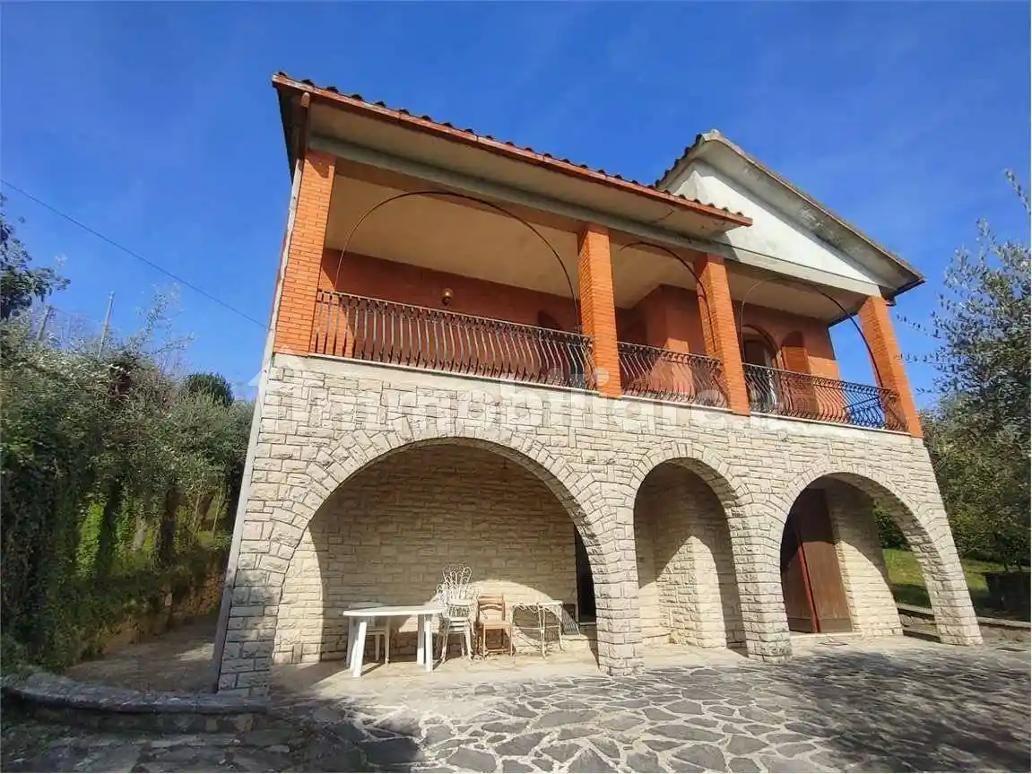 Casa indipendente in vendita a Avigliano Umbro