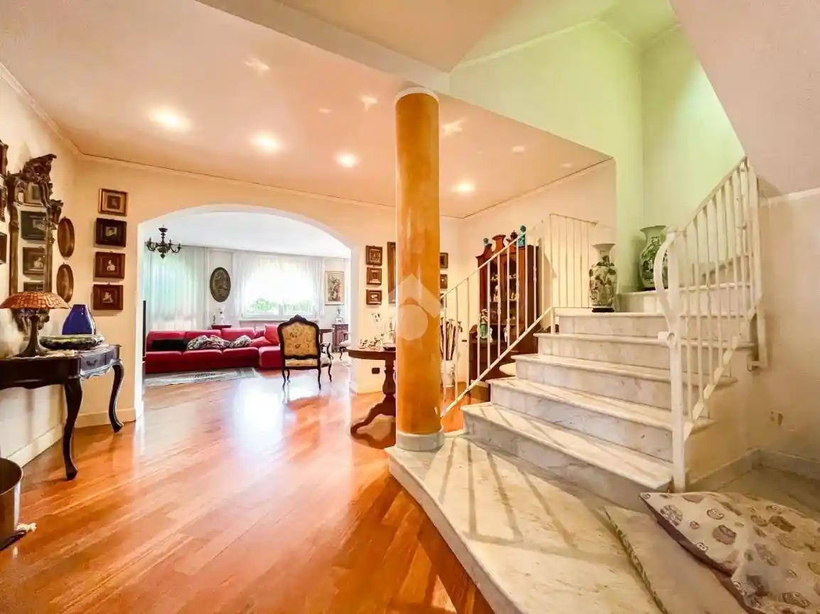 Villa in vendita a Massa