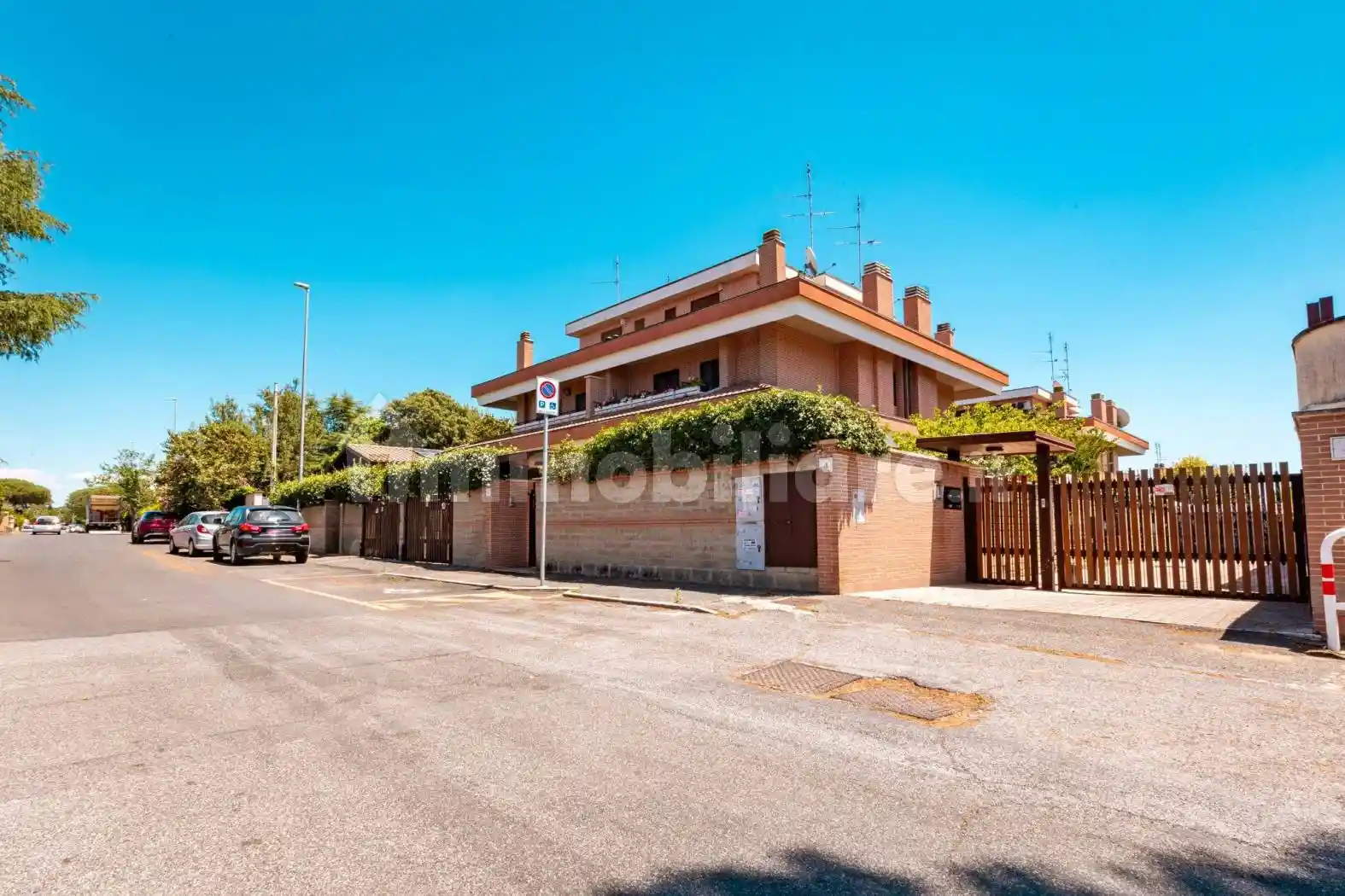 Villa plurifamiliare via Antonio Bazzini 4/B, Infernetto, Roma - foto 2