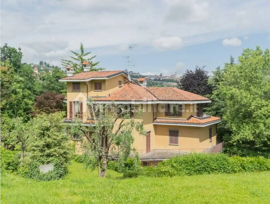 Villa in vendita a Bergamo