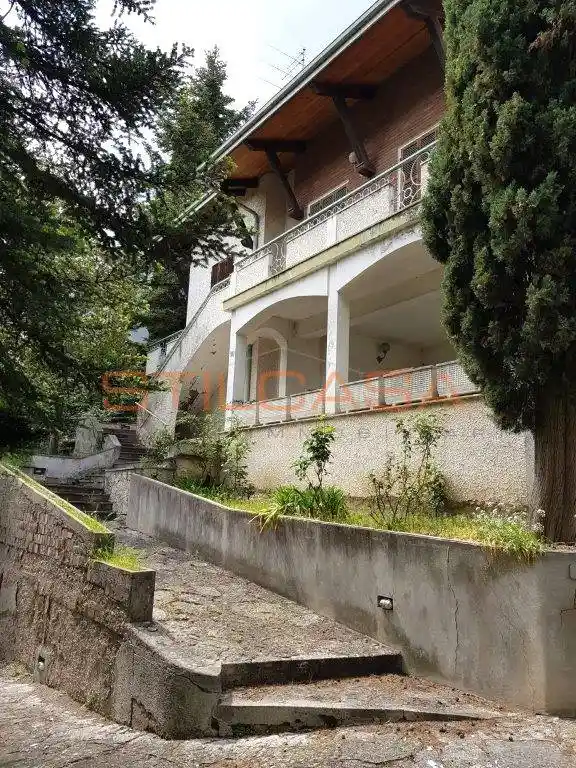 Villa in vendita a Fossombrone