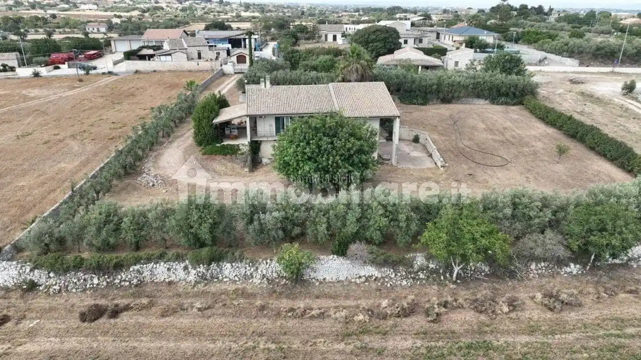 Terratetto unifamiliare 172 m², buono stato, Serrapero I, Modica - foto 4