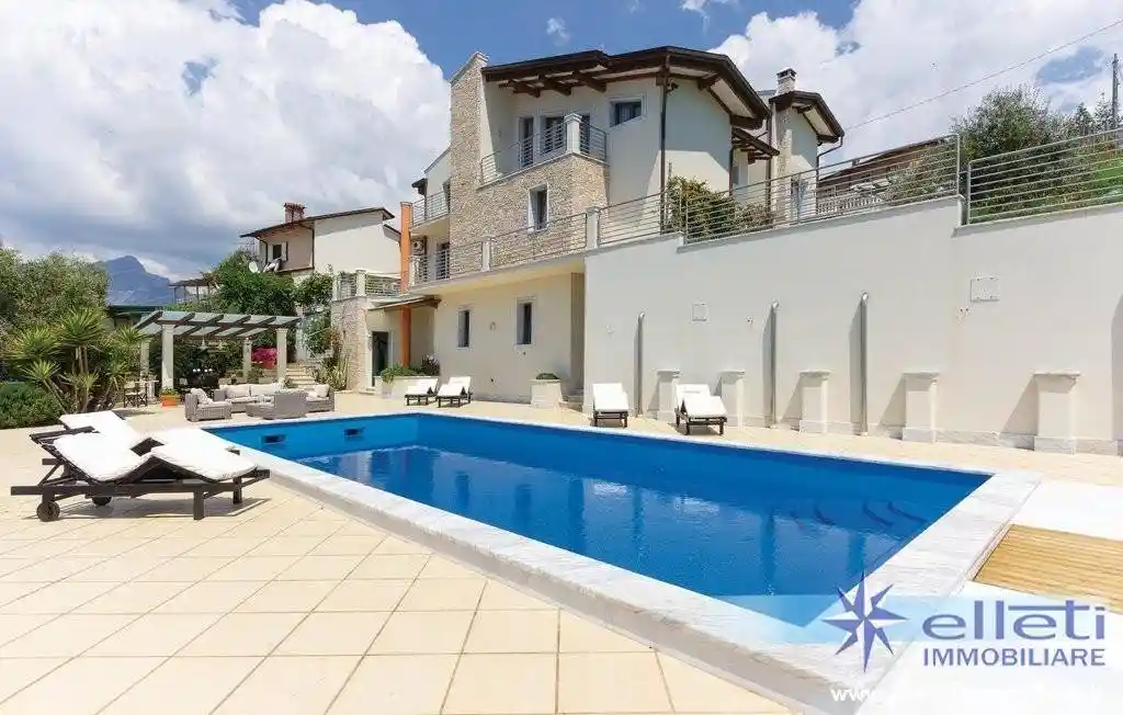 Villetta a schiera in vendita a Massa