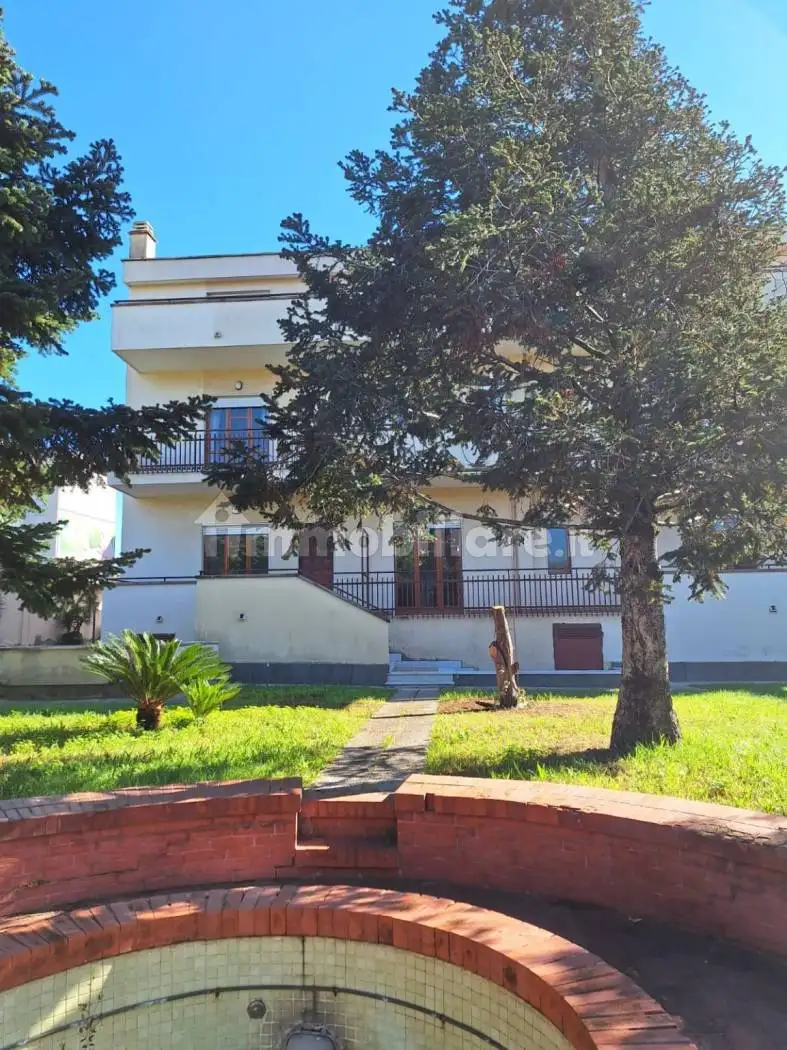 Palazzo - Edificio in vendita a Frattamaggiore