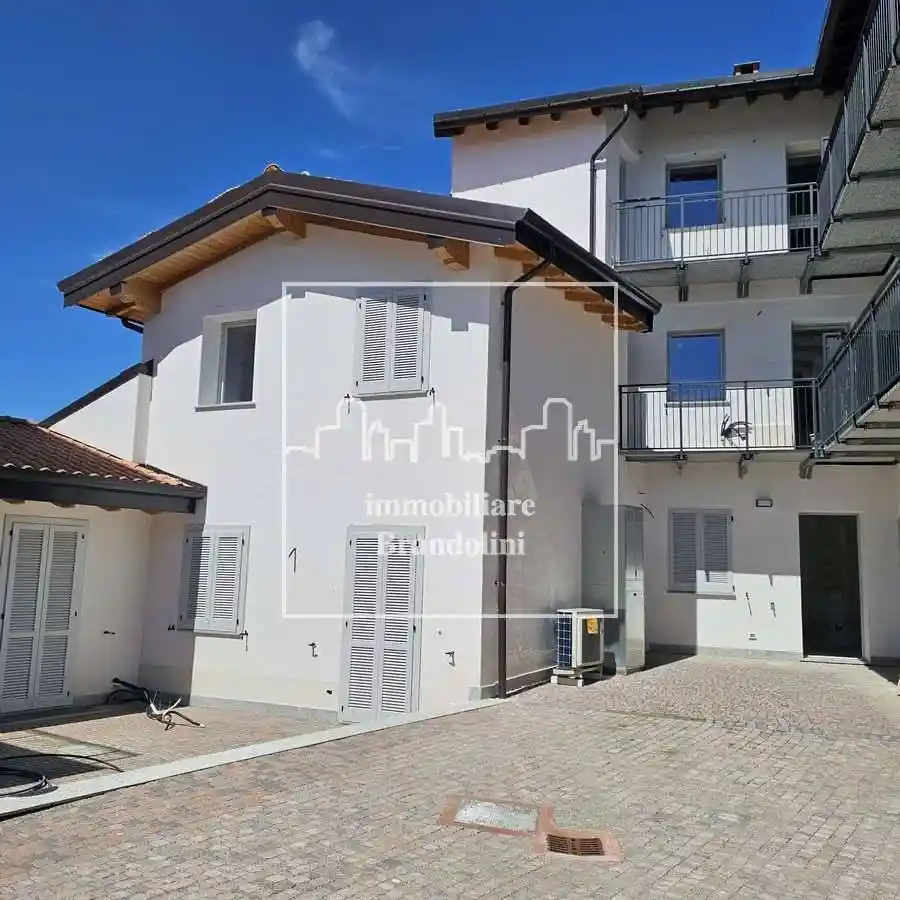 Appartamento in vendita a Comerio