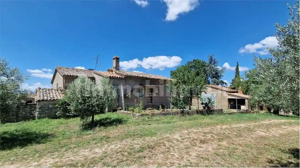 Casa indipendente in vendita a Massa Martana