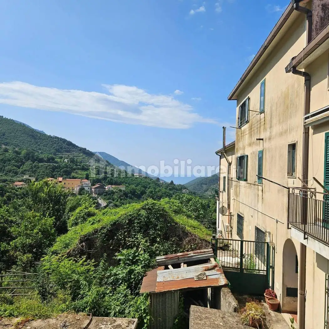 Appartamento in vendita a Tramonti