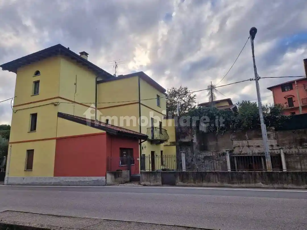 Appartamento in vendita a Besano