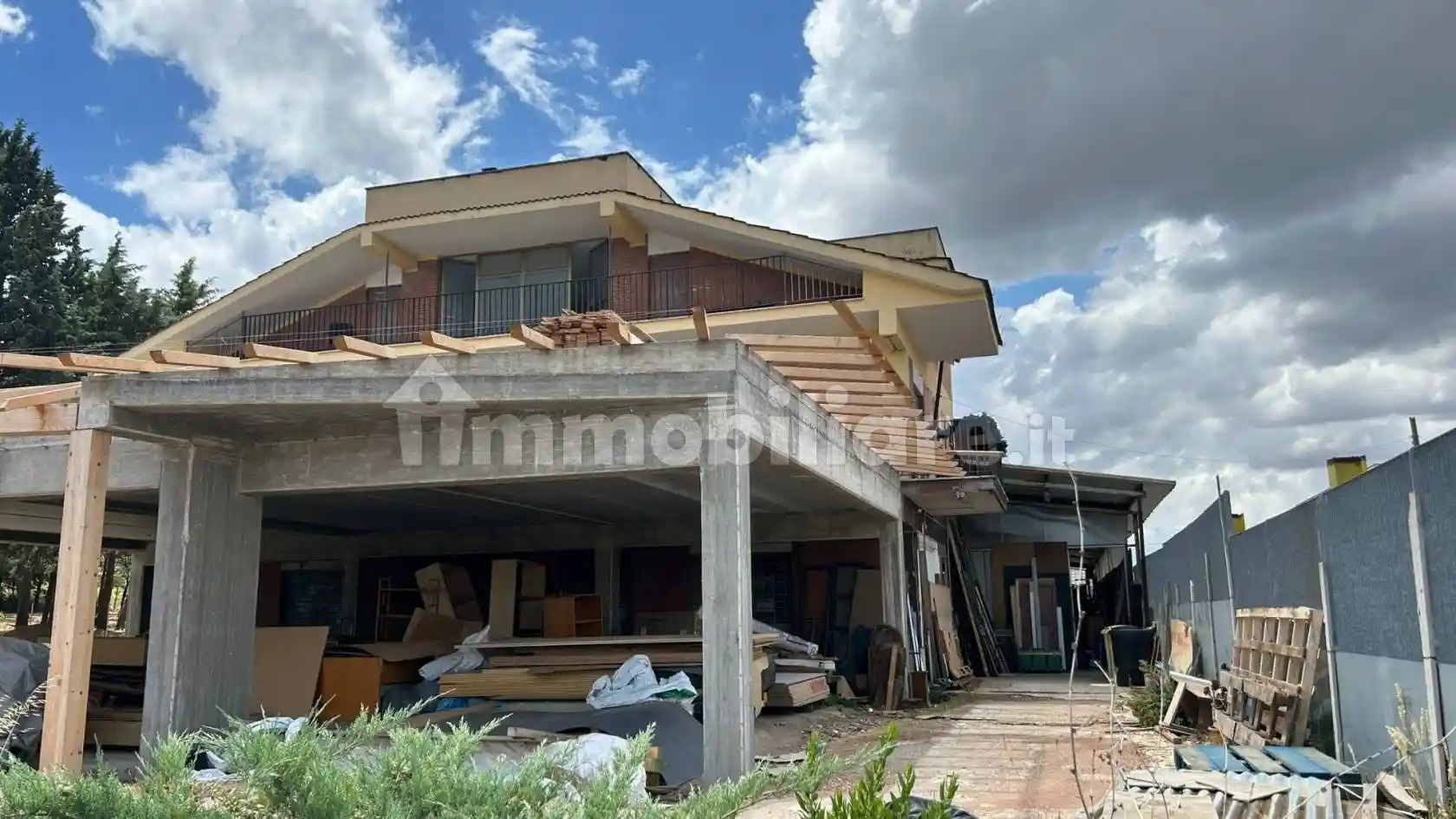 Palazzo - Edificio in vendita a Monte Compatri