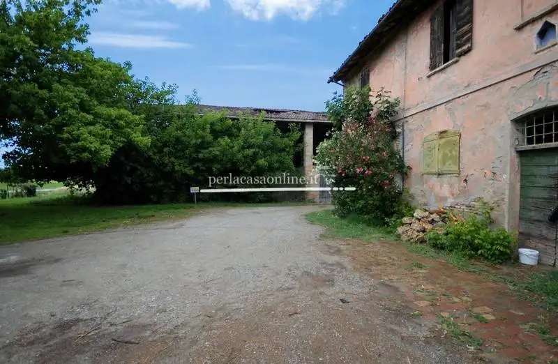 Rustico - Casale in vendita a Forlì