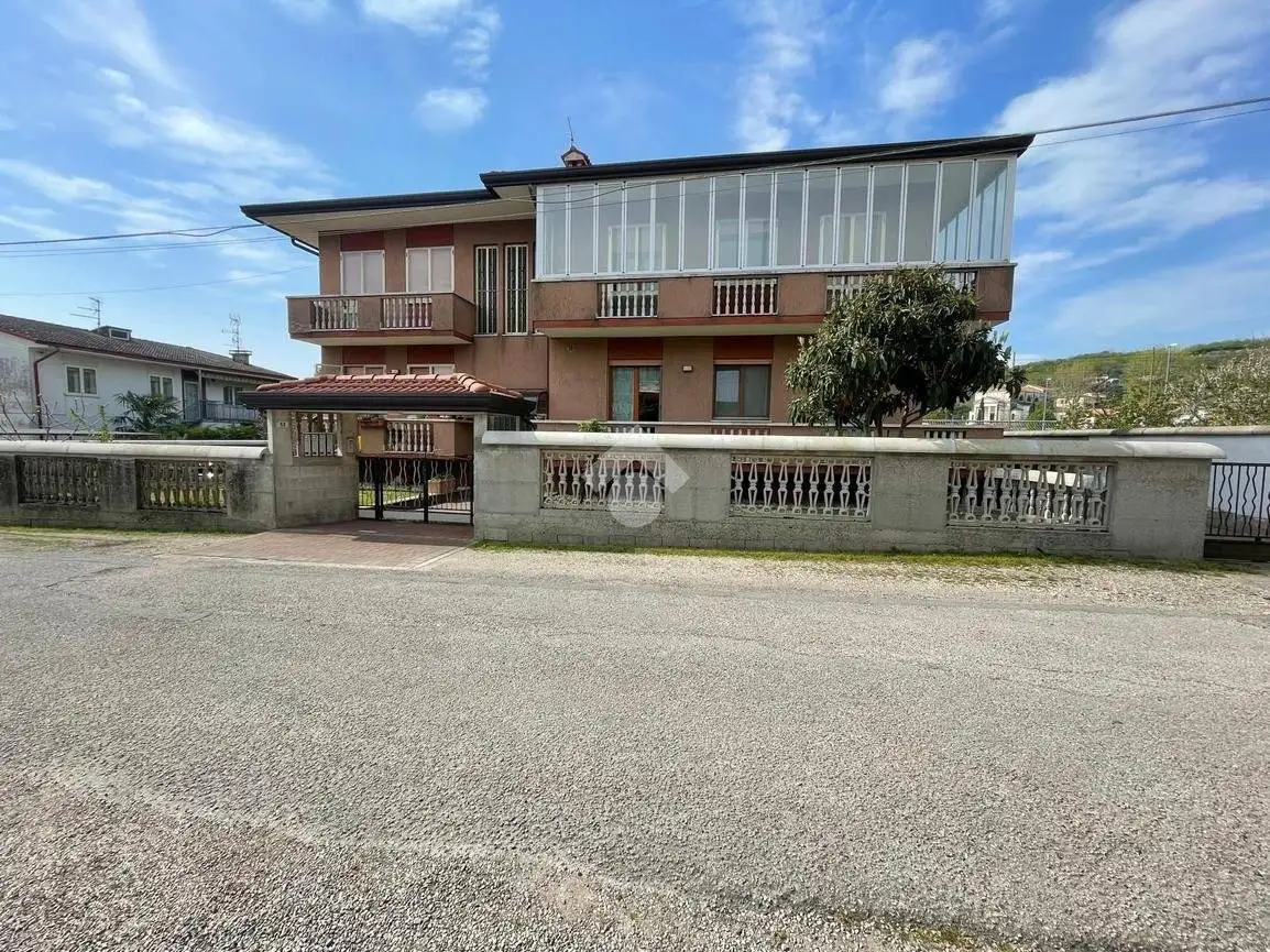 Appartamento in vendita a Lozzo Atestino