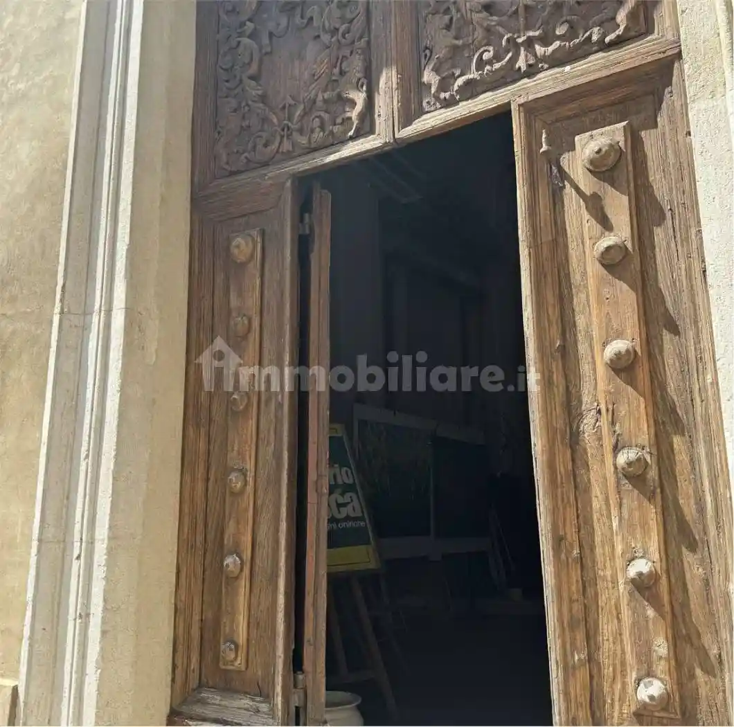 Palazzo - Edificio in vendita a Osimo