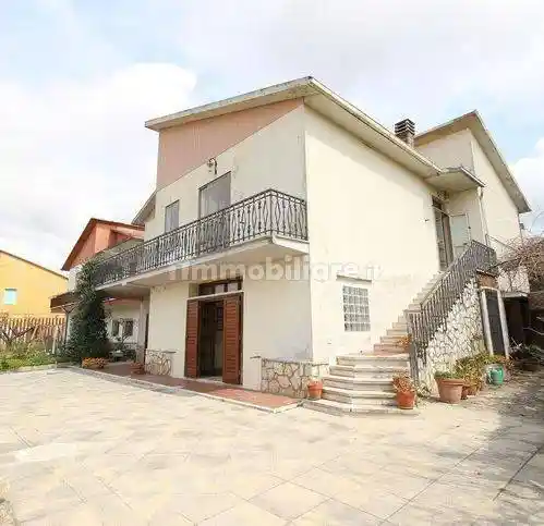 Villa in vendita a Farnese