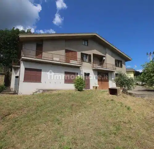 Villa in vendita a Viterbo