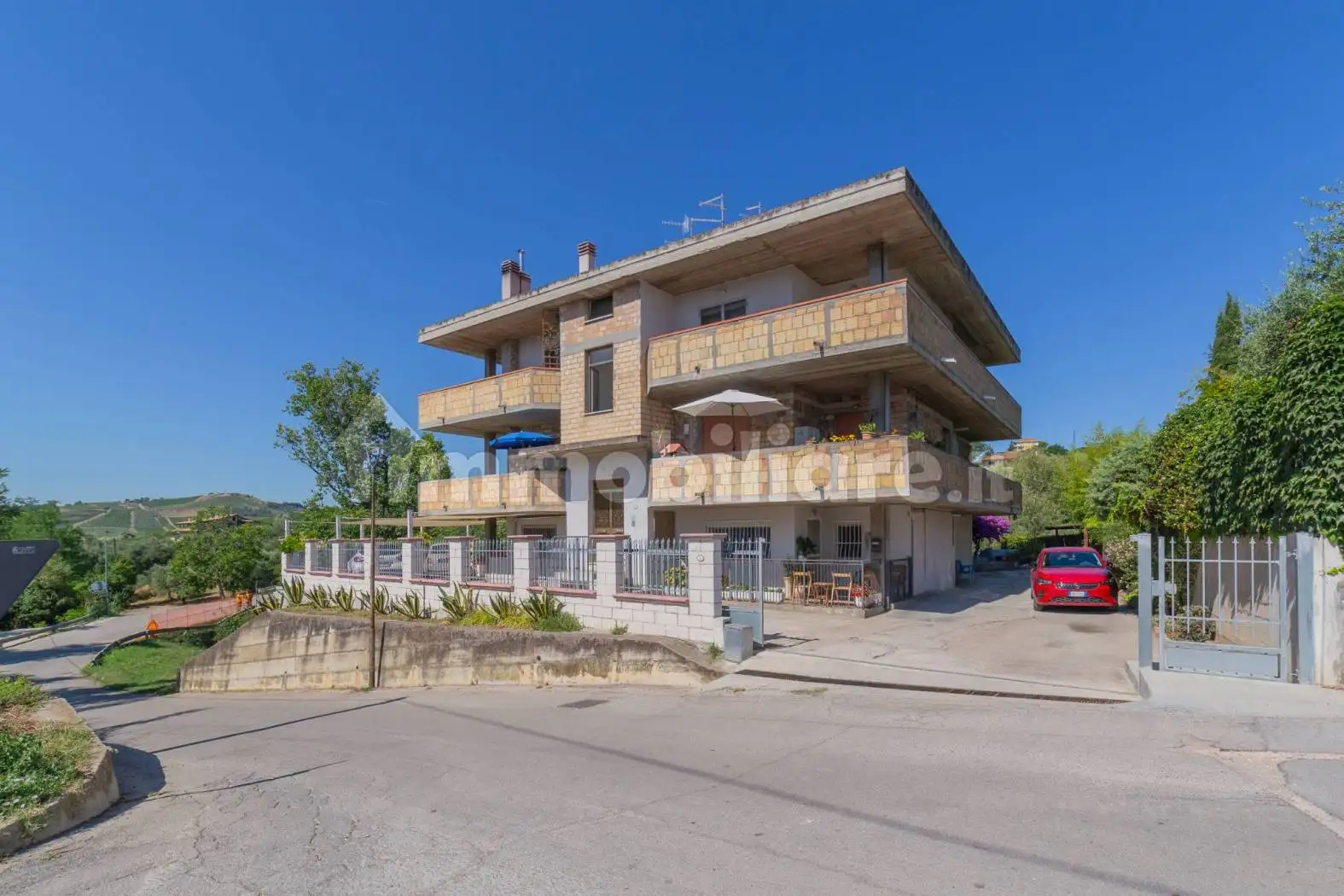 Palazzo - Edificio in vendita a Silvi