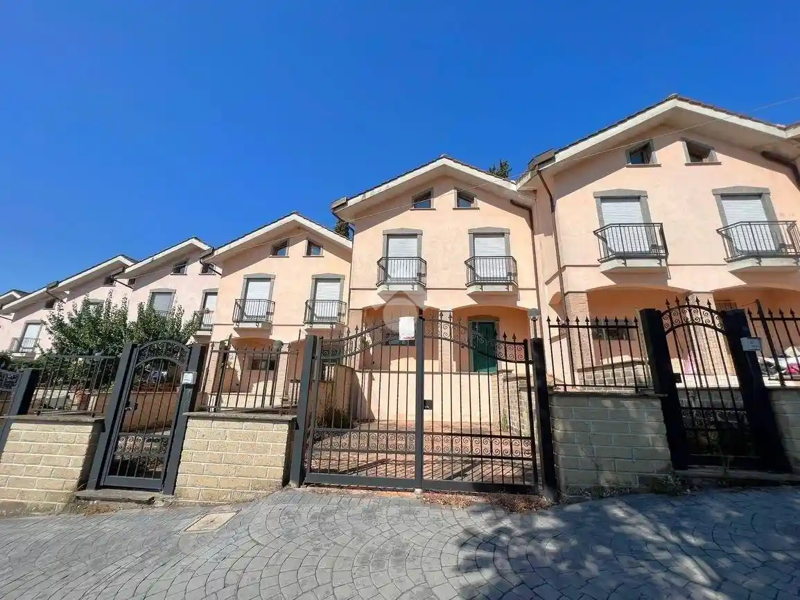 Villetta a schiera in vendita a Forano