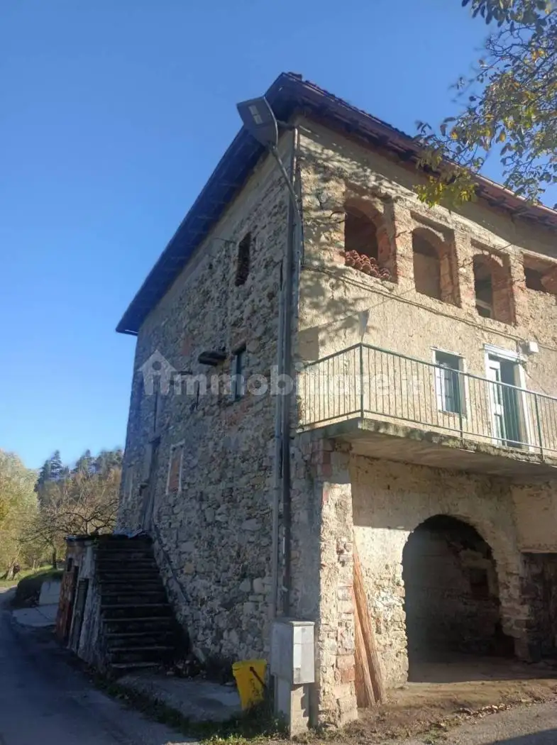 Rustico - Casale in vendita a Murialdo
