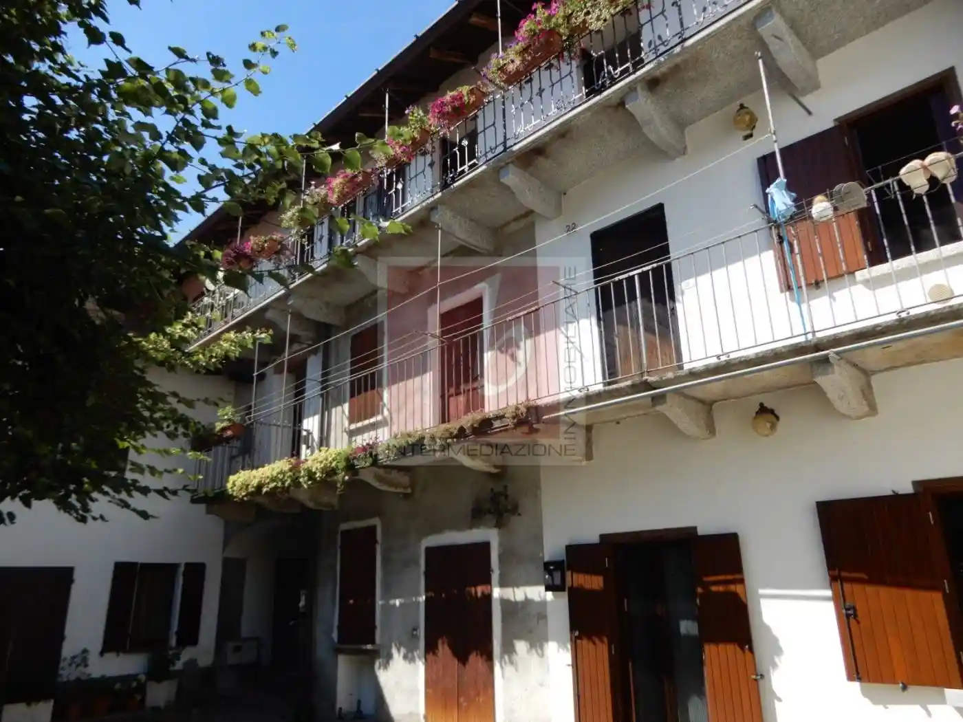 Appartamento in vendita a Laveno-Mombello