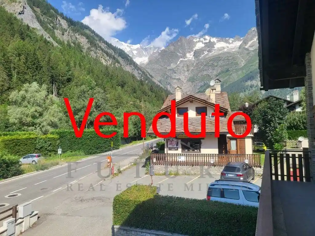 Appartamento in vendita a Courmayeur