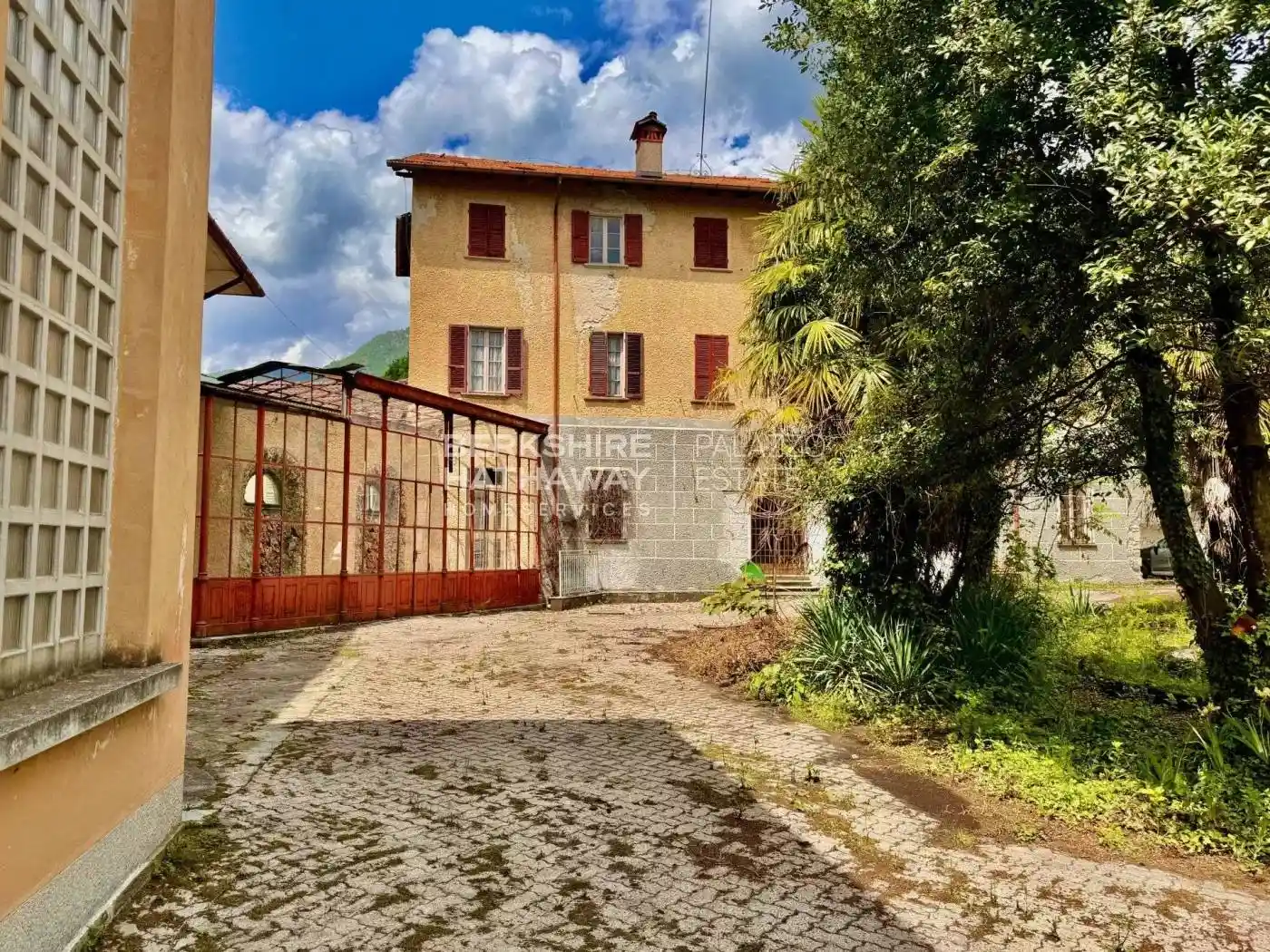 Villa in vendita a Plesio