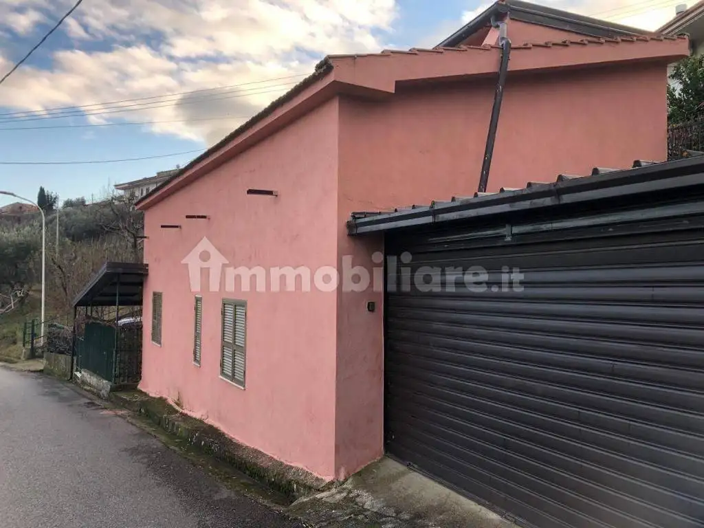 Casa indipendente in vendita a Cosenza