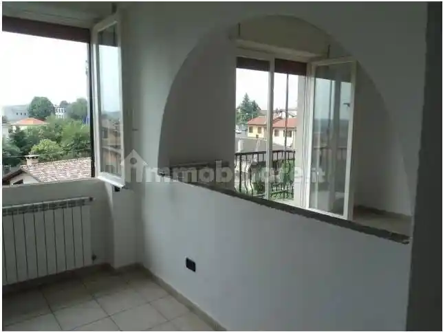 Palazzo - Edificio in affitto a Veniano