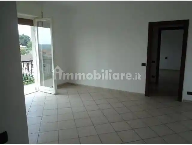 Palazzo - Edificio in Affitto - foto 3