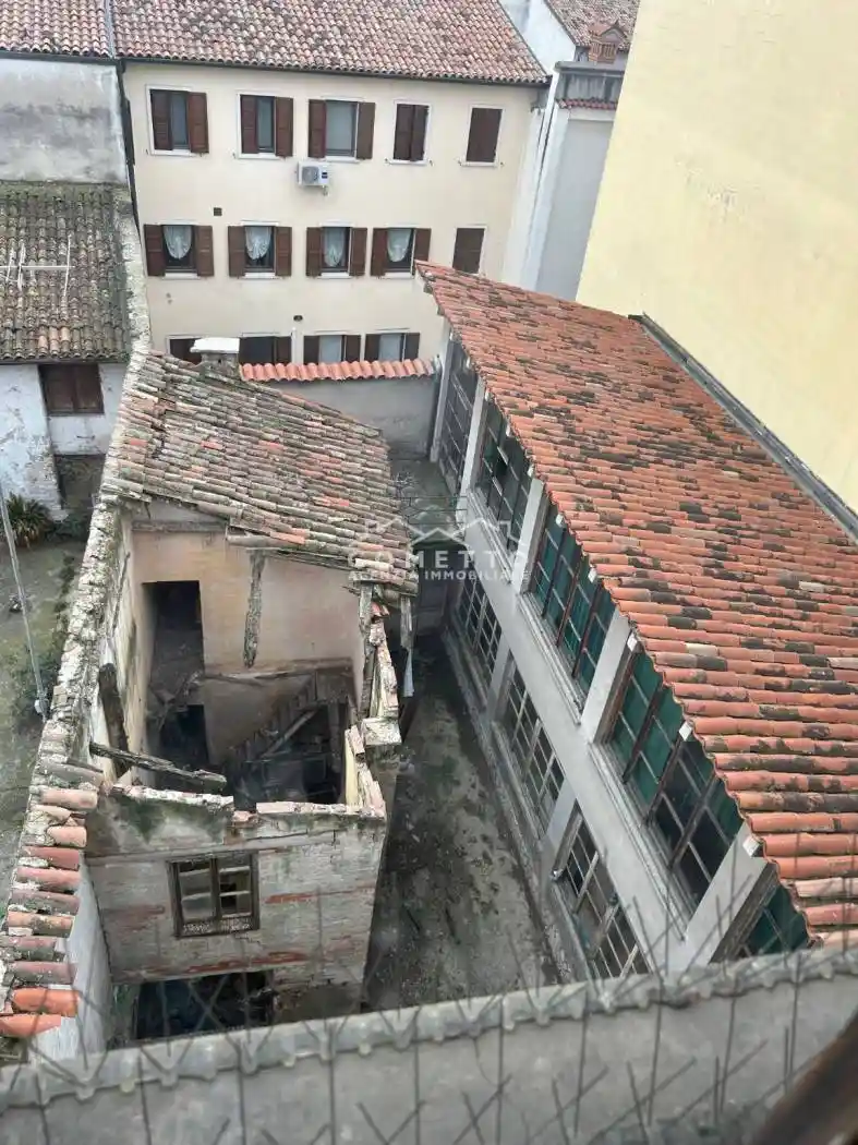 Palazzo - Edificio in vendita a Bussolengo