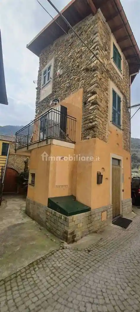 Villa in vendita a Ortovero