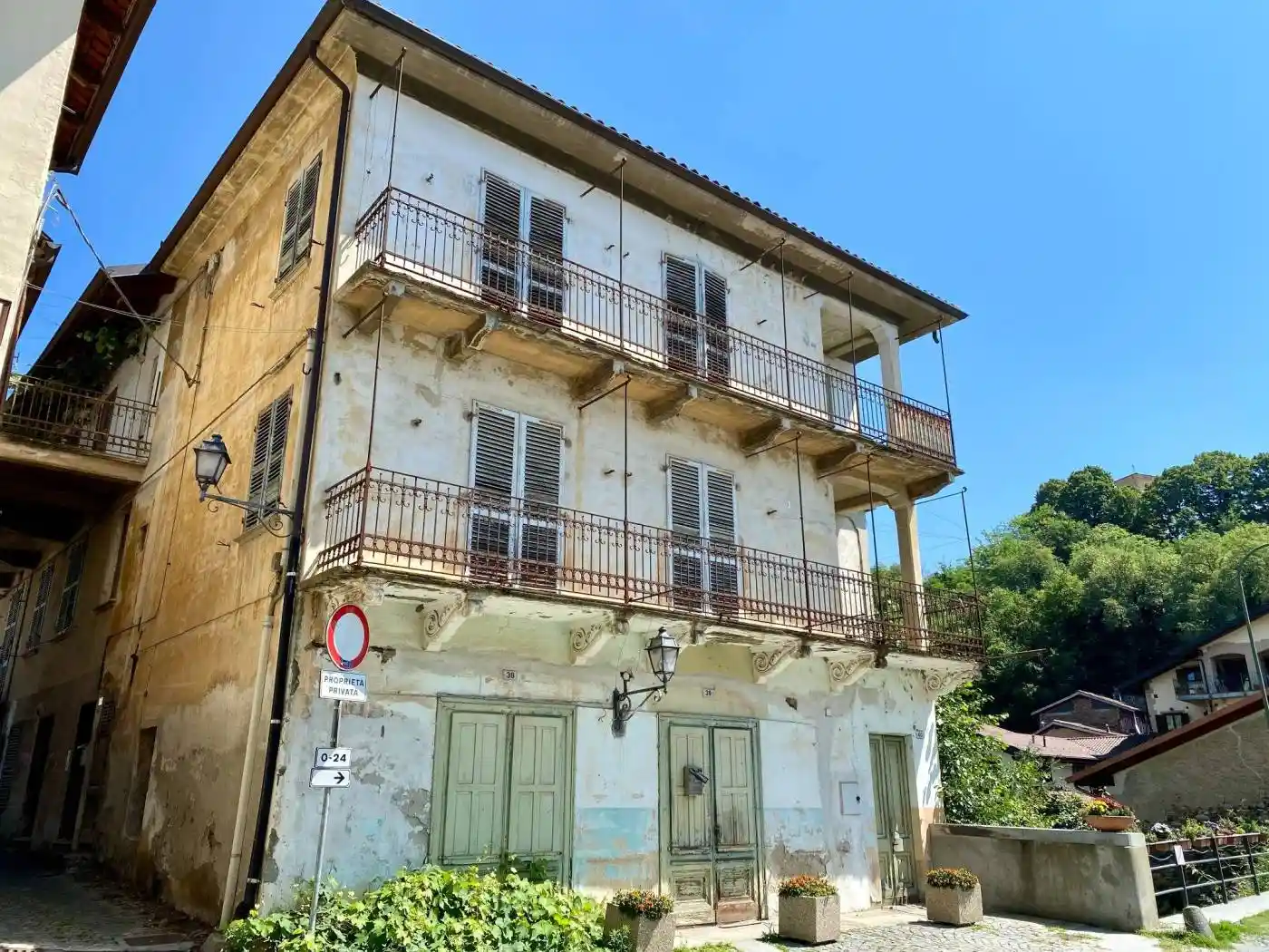 Palazzo - Edificio in vendita a Almese