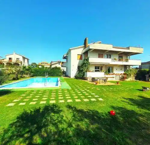 Villa in vendita a Fabrica di Roma