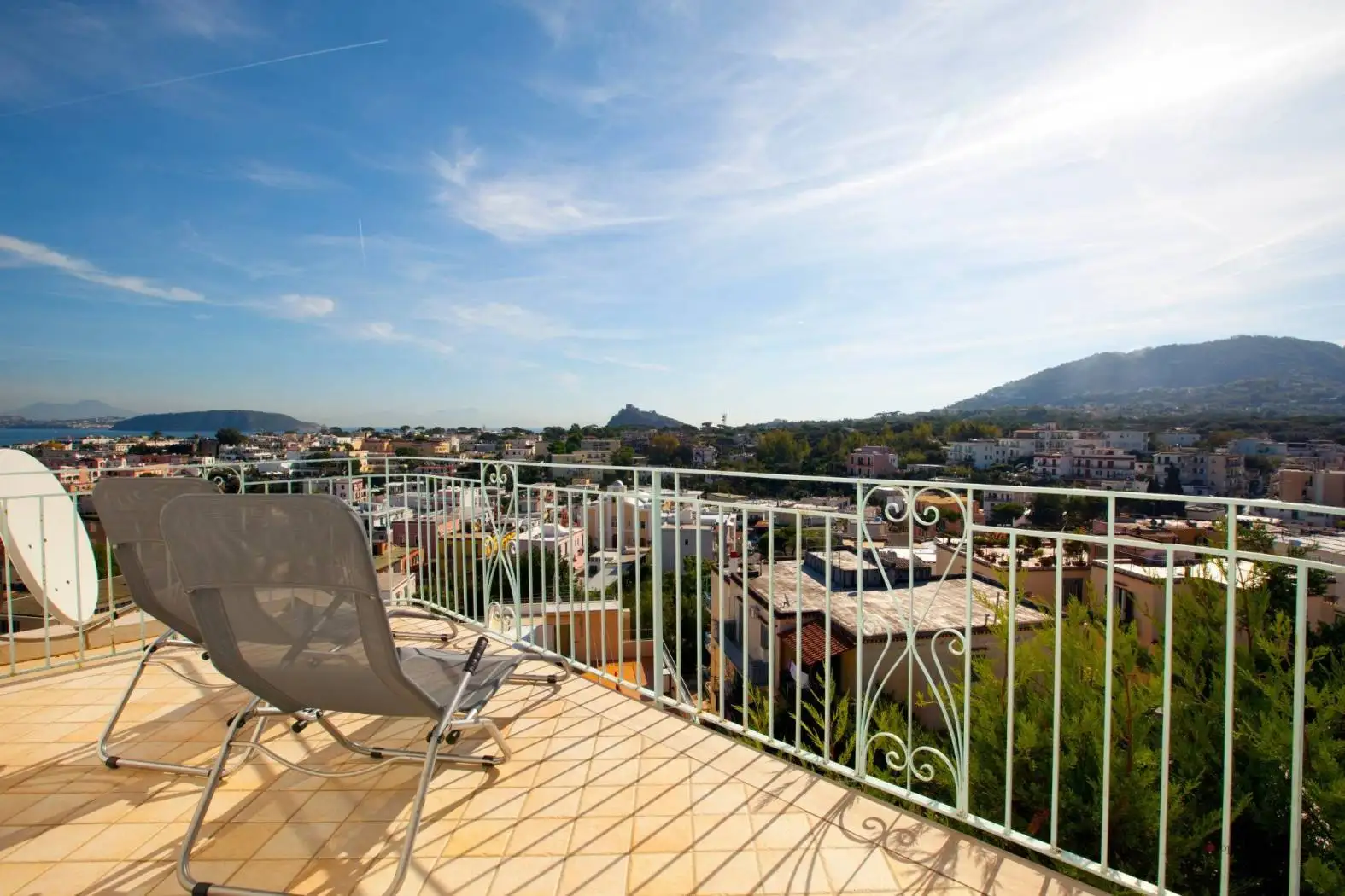 Palazzo - Edificio in vendita a Ischia