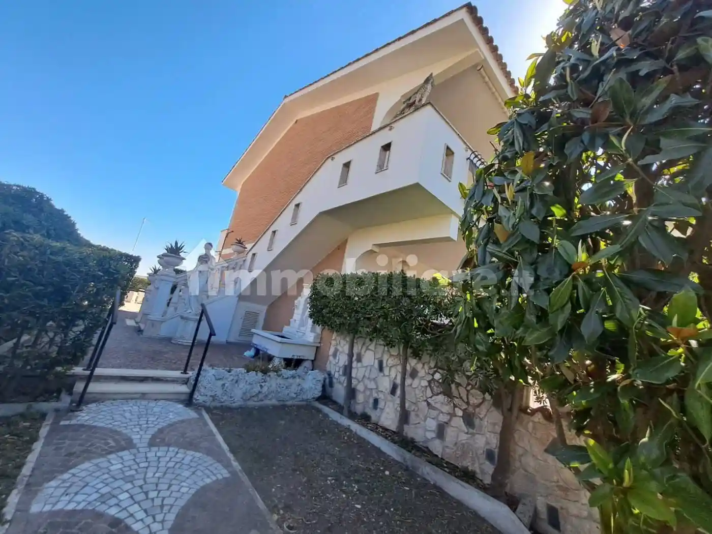 Villetta a schiera in vendita a Pomezia