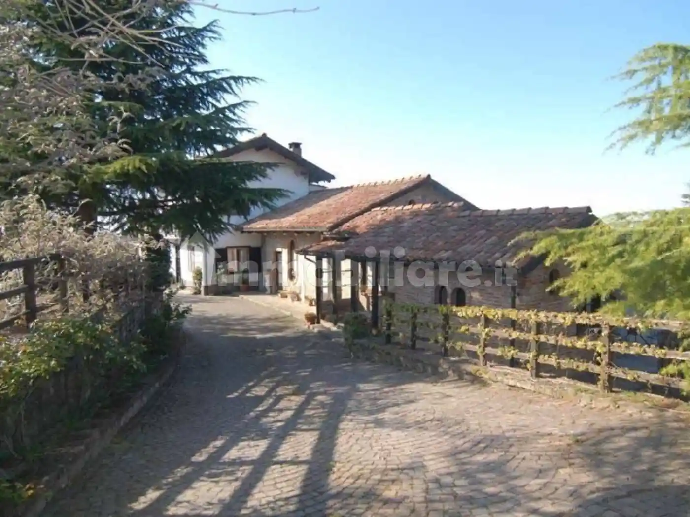 Rustico - Casale in vendita a Alba