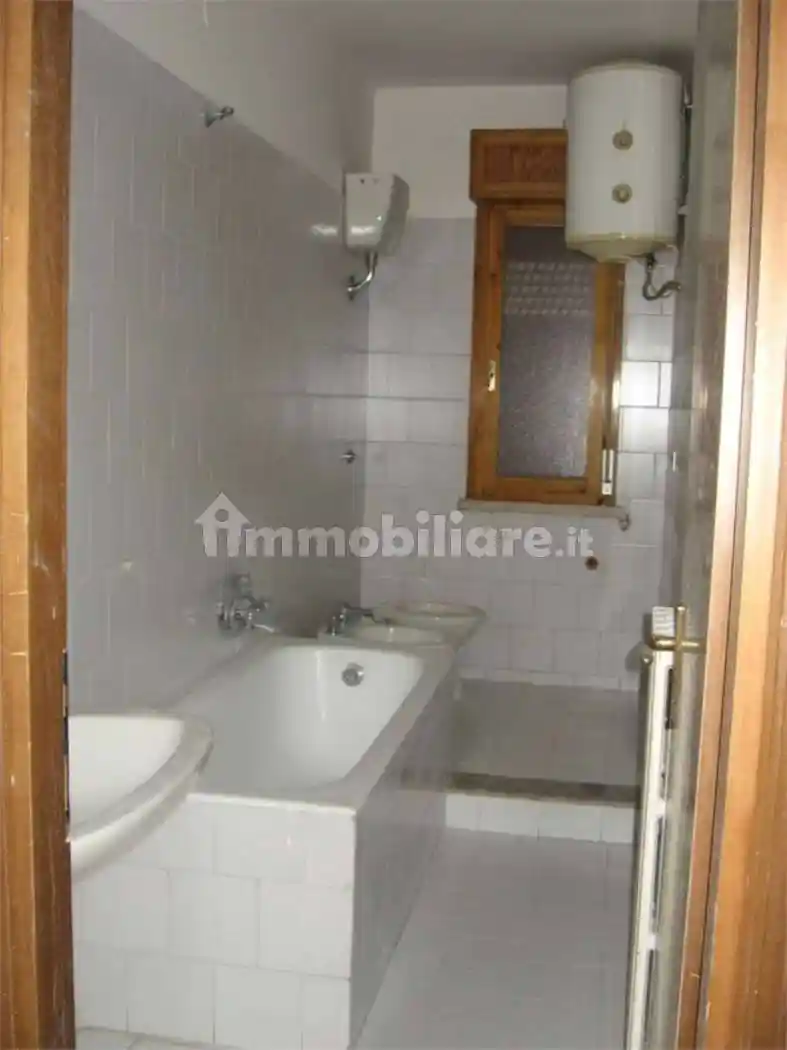 Appartamento buono stato, terzo piano, Montescaglioso - foto 5