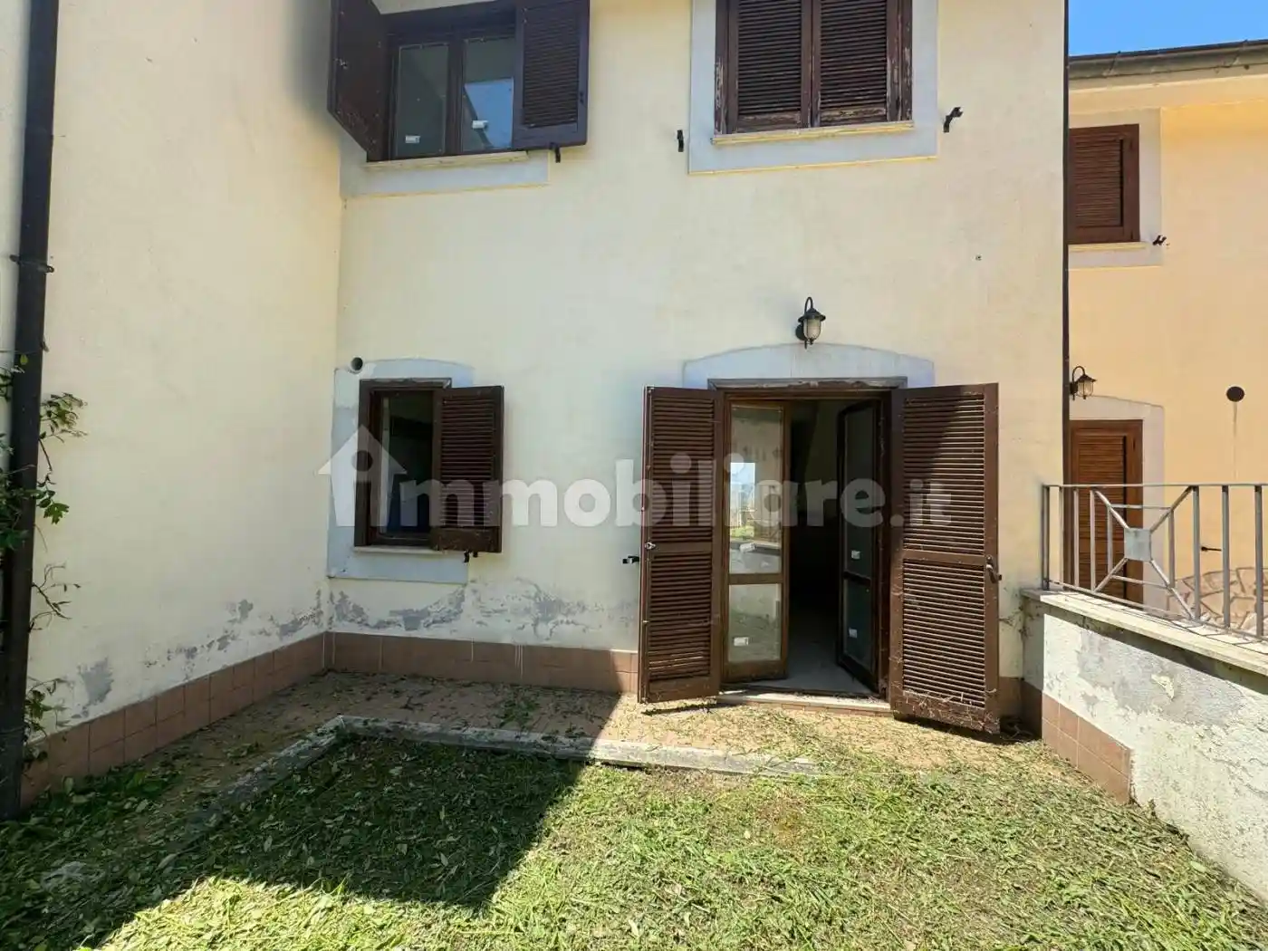 Villa unifamiliare via Della Madonna San C., Pereto - foto 2