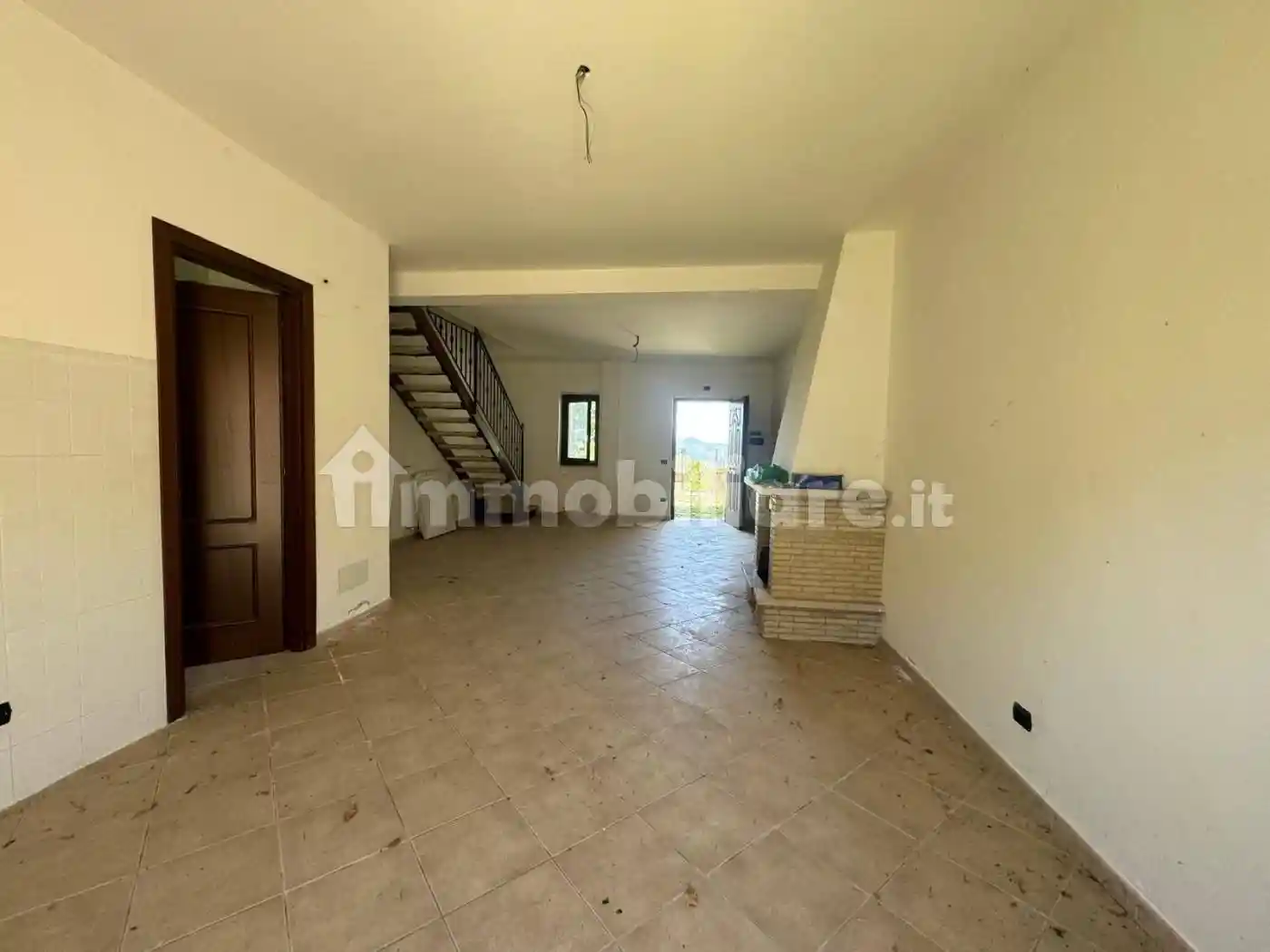 Villa unifamiliare via Della Madonna San C., Pereto - foto 4