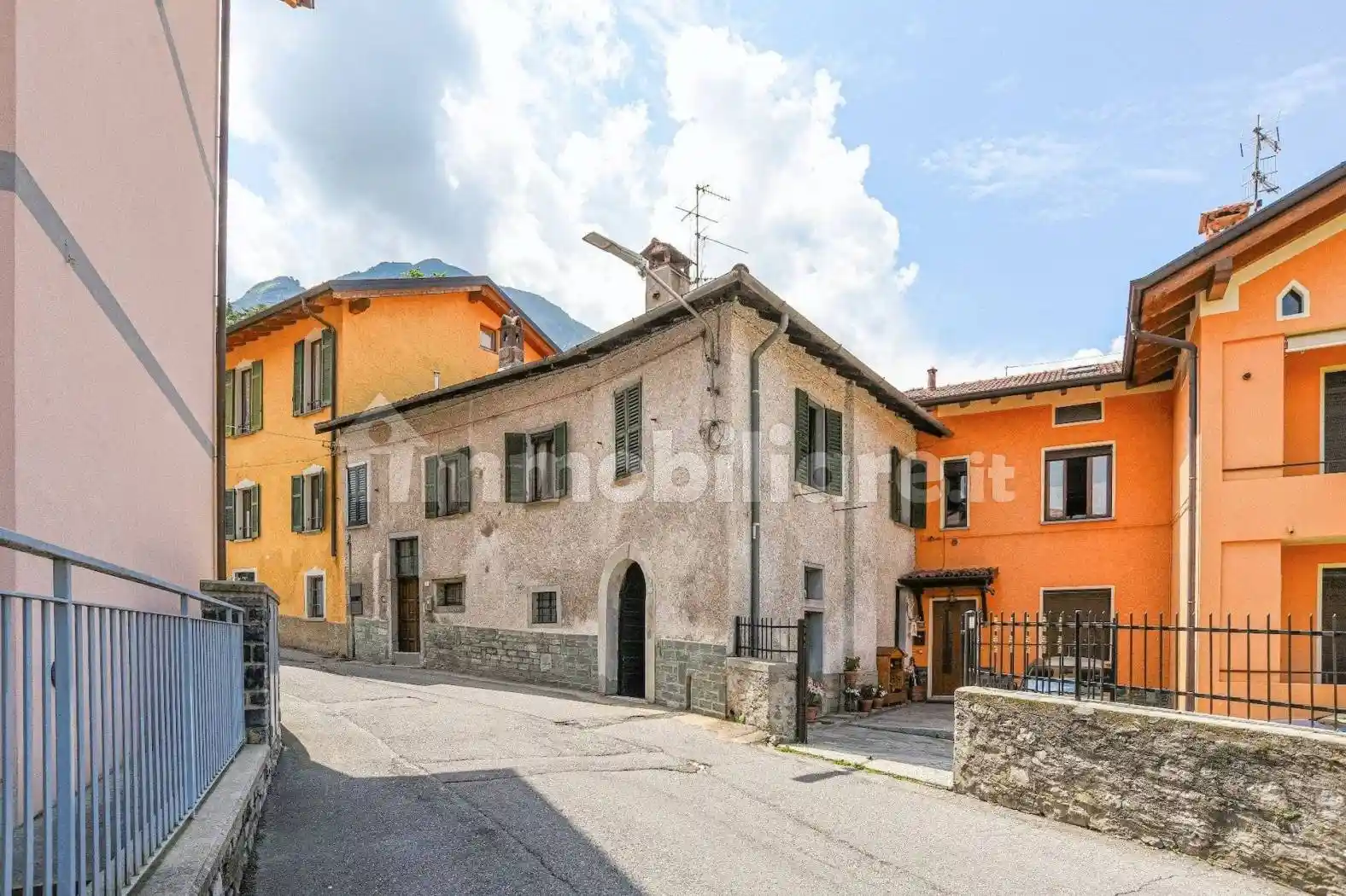 Appartamento in vendita a Menaggio