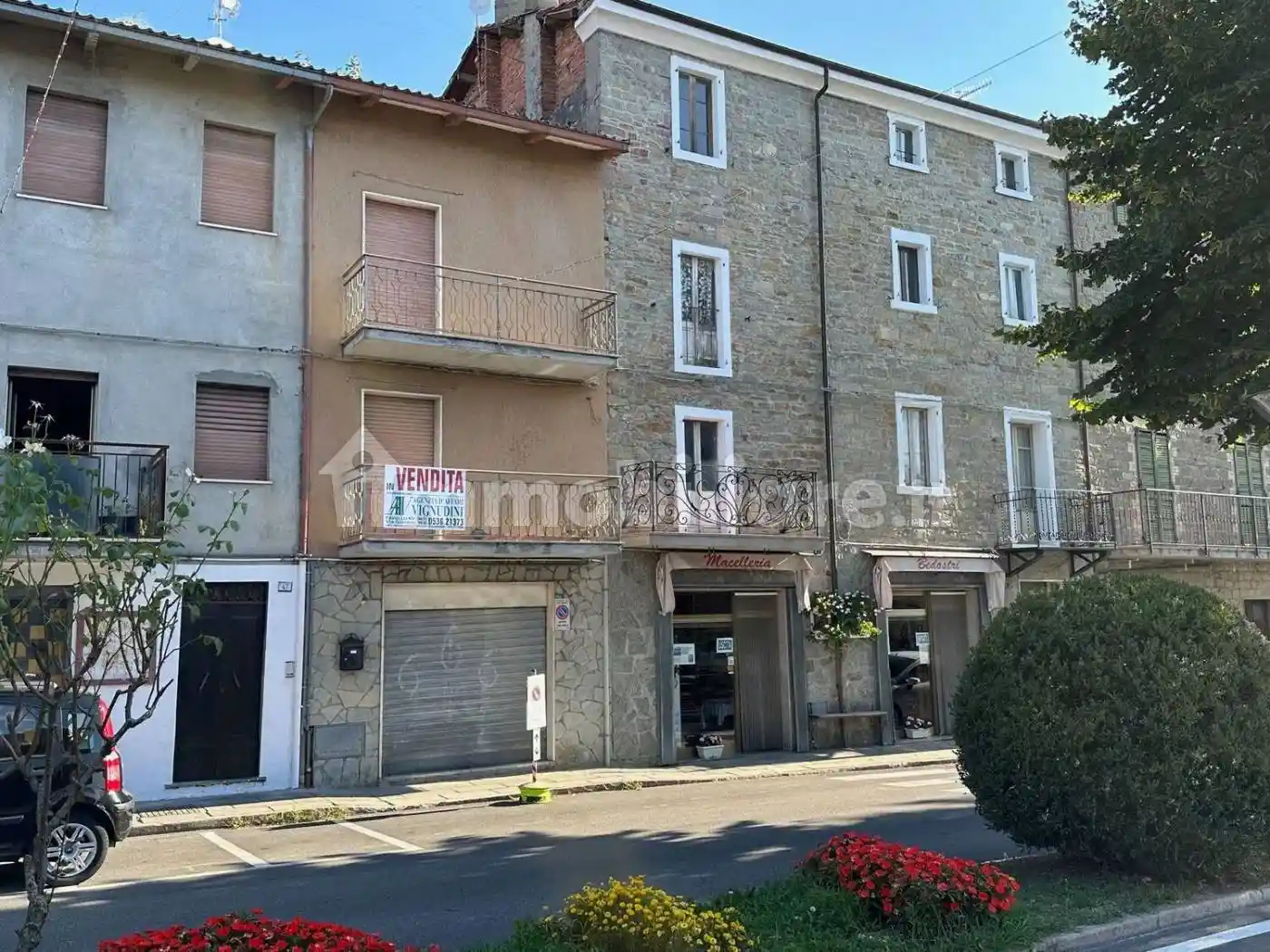 Palazzo - Edificio in vendita a Polinago