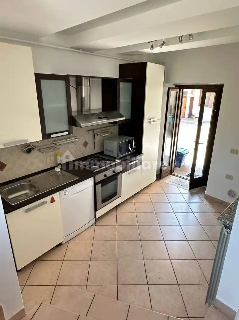 Casa indipendente in vendita a Gavirate