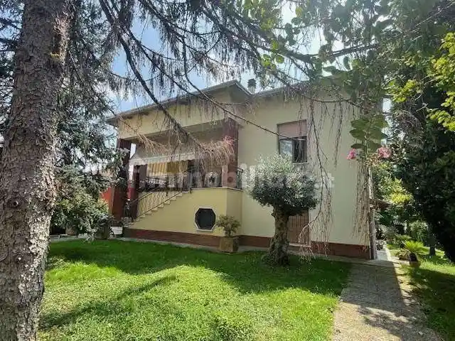 Casa indipendente in vendita a Polesine Zibello