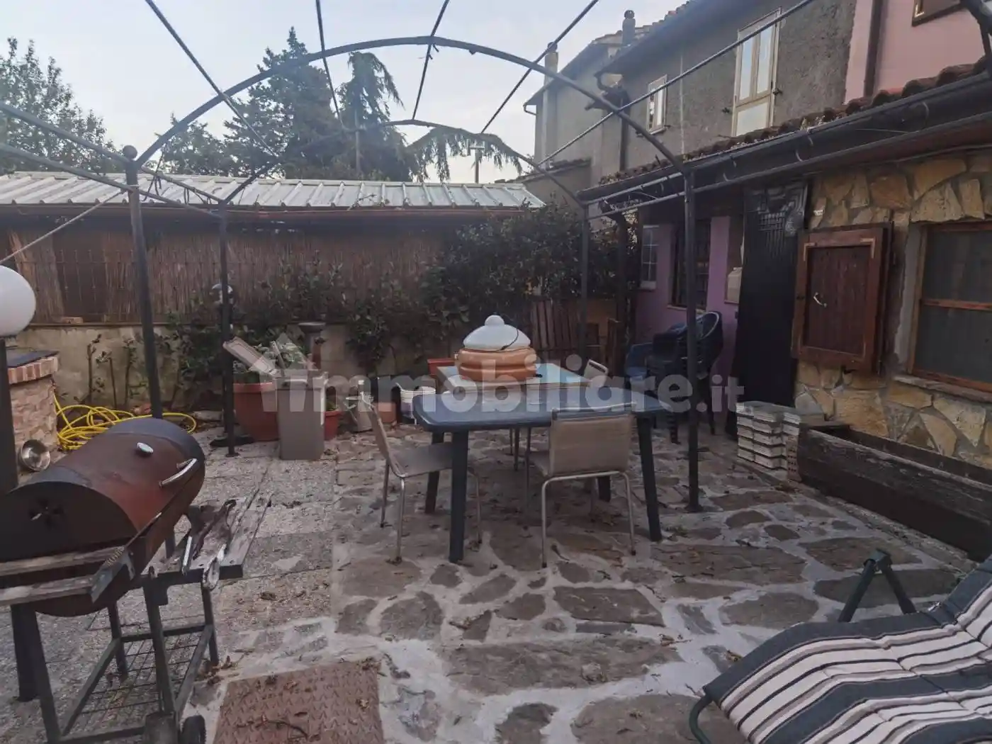 Casa indipendente in vendita a Pistoia