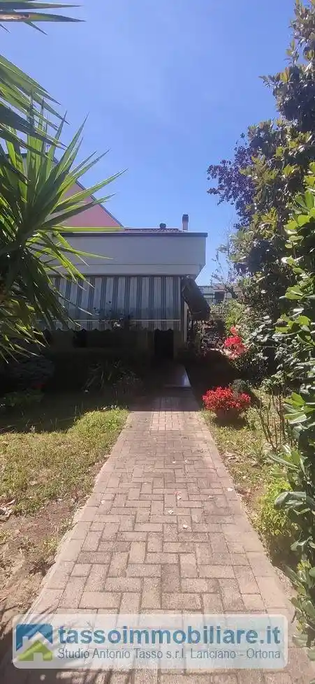 Villa unifamiliare via Civiltà del Lavoro 25, Centro, Ortona - foto 2