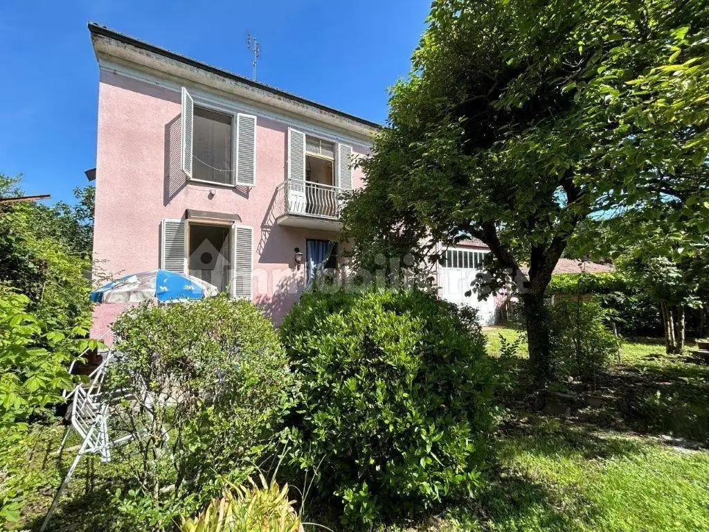 Villa in vendita a Bruno