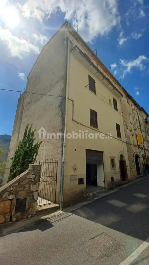 Casa indipendente in vendita a Vallecorsa