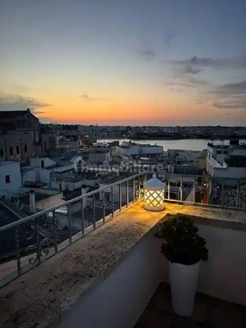 Palazzo - Edificio in vendita a Otranto