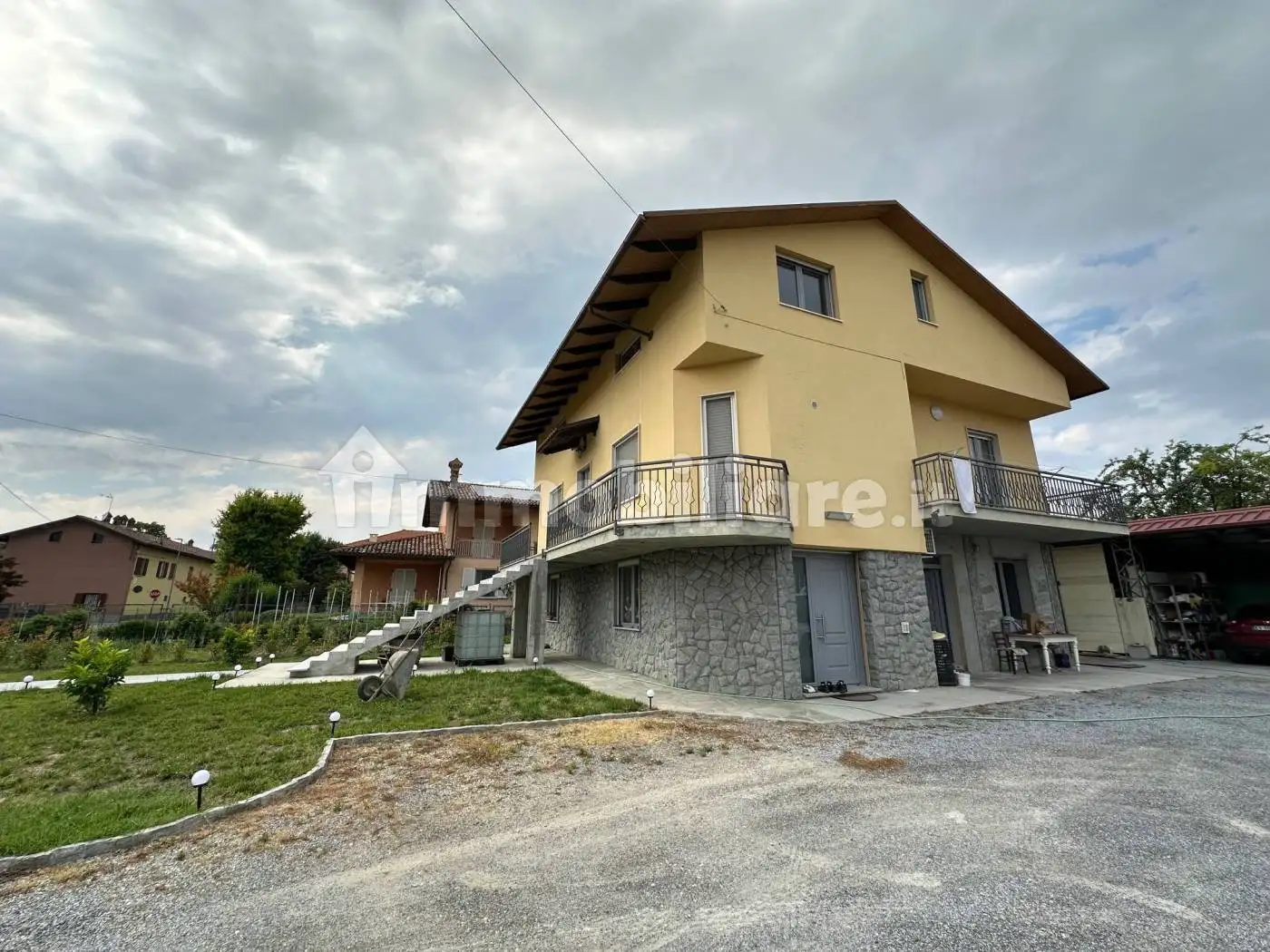 Villa in vendita a Magliano Alfieri