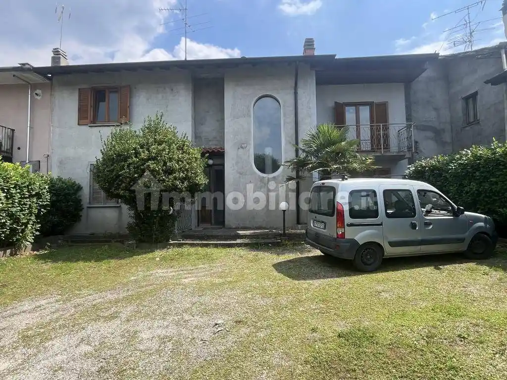 Villa in vendita a Castelletto Sopra Ticino